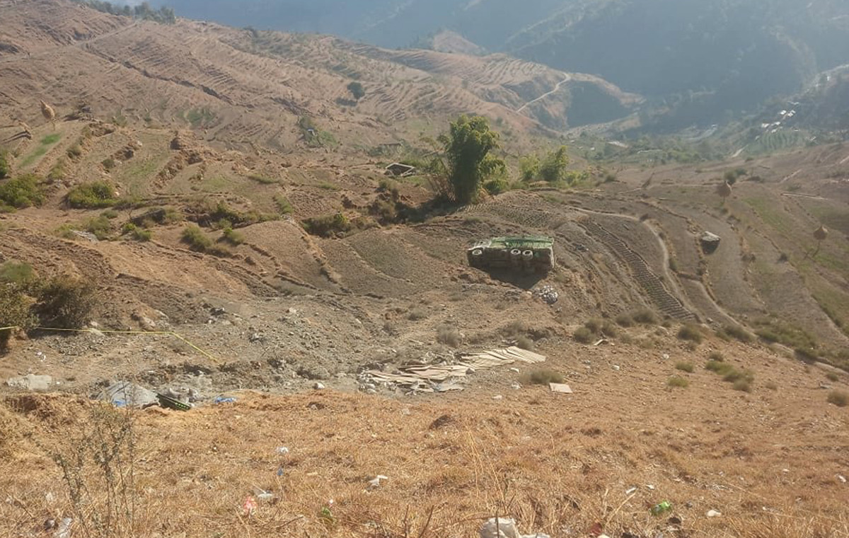 डडेल्धुरामा ट्रक दुर्घटनामा एक जनाको मृत्यु, एक घाइते