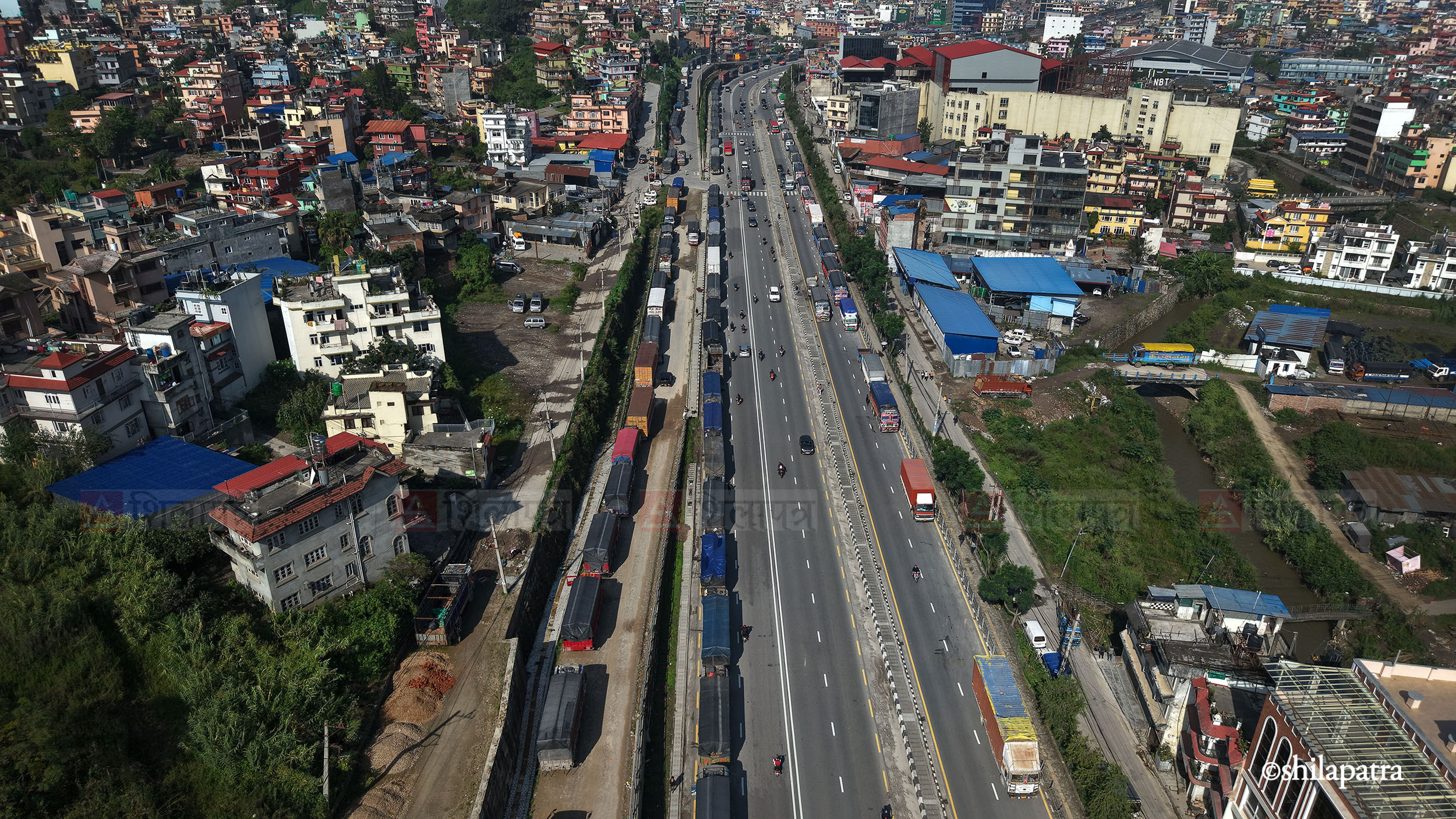 Truck_tanker_stuck_KTM-(2)-1790598914.jpg