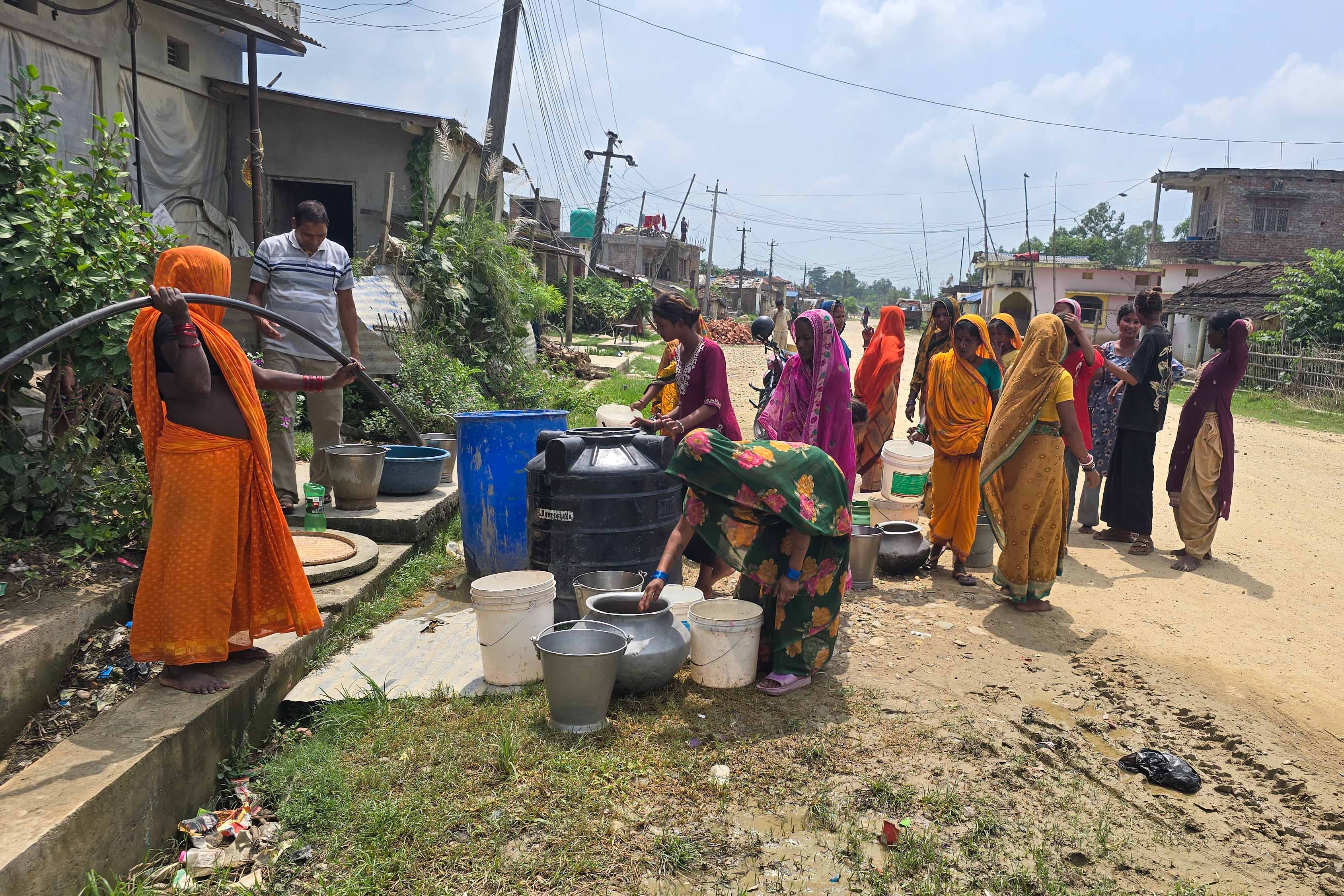 Water-Crisis-Photo-Siraha-Chapakal-Sammarsab_NPL-(10)-1789352938.JPG