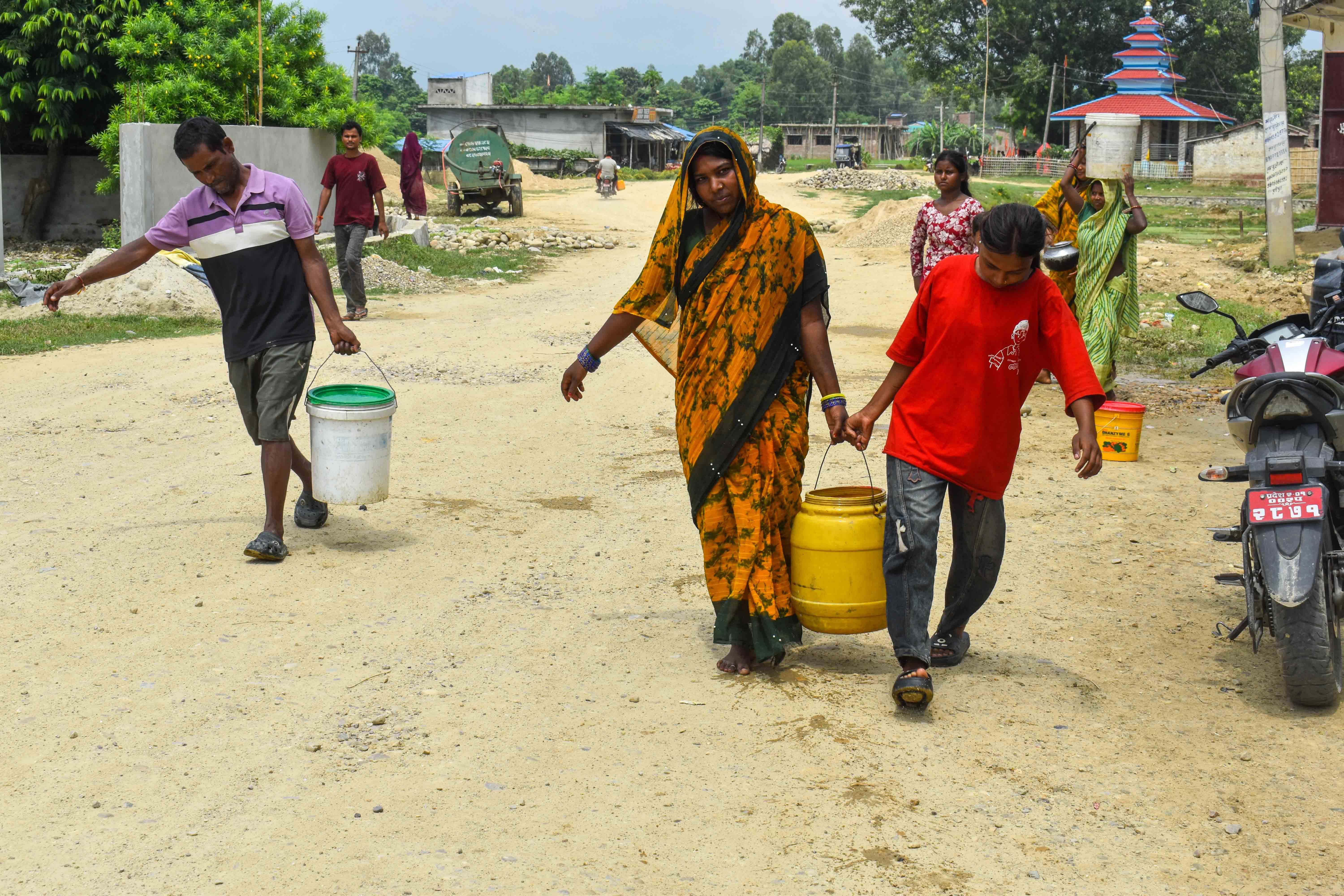 Water-Crisis-Photo-Siraha-Chapakal-Sammarsab_NPL-(7)-1789352940.JPG