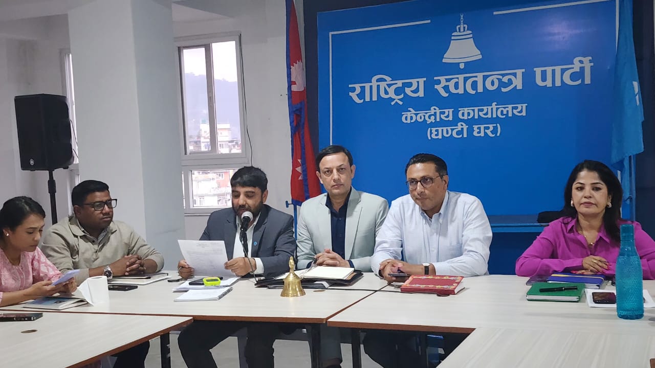एक पद एक व्यक्ति भनी सुमनाले राजीनामा बुझाएकै बेला रास्वपाले ६ जनालाई दियो दोहोरो भूमिका 