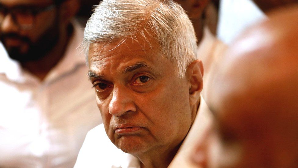 श्रीलंकन नागरिकले प्रधानमन्त्रीमै अस्वीकार गरेका विक्रमसिंघेलाई संसदले राष्ट्रपति चुन्यो