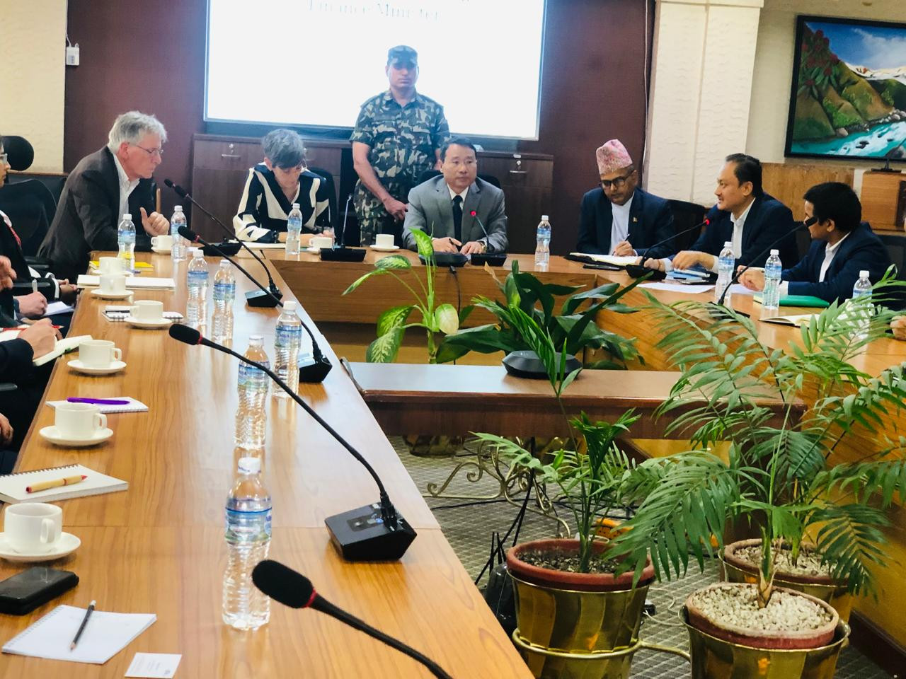 १४ अन्तर्राष्ट्रिय वित्तीय संस्थाका प्रतिनिधिसँग अर्थमन्त्रीको छलफल 