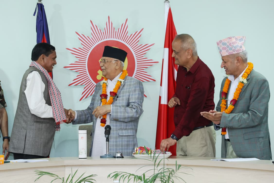 आजपाका वरिष्ठ उपाध्यक्ष साह एमालेमा प्रवेश 