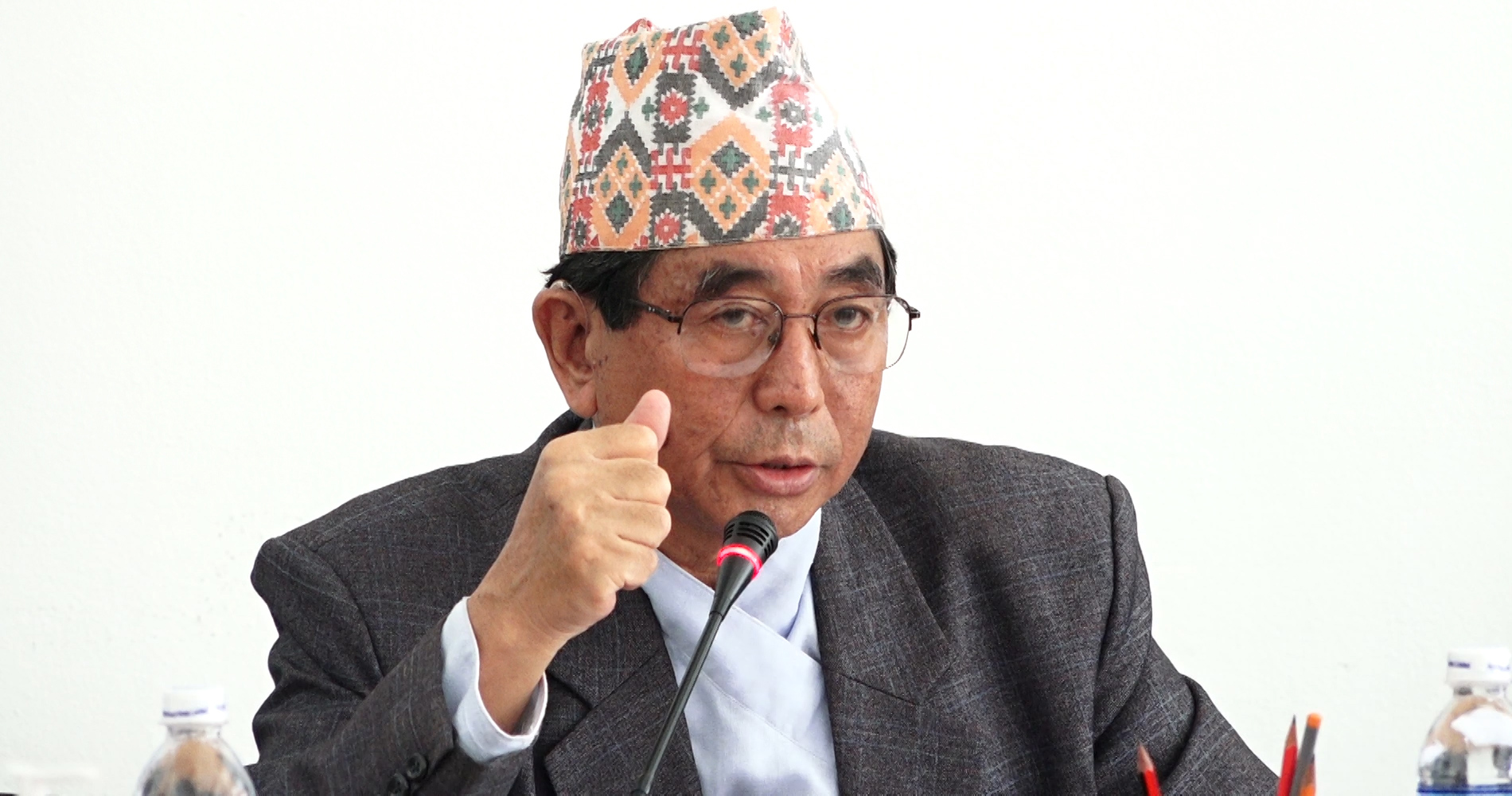 विद्यार्थीहरूको विदेश पलायनबारे गहिरो अध्ययन गरौँ: शिक्षामन्त्री राई