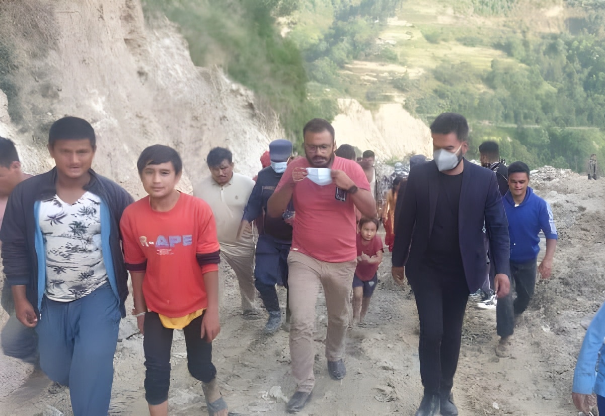 ल्याण्डफिल्ड साइडको अवलोकनका लागि बन्चरेडाँडा पुगे बालेन