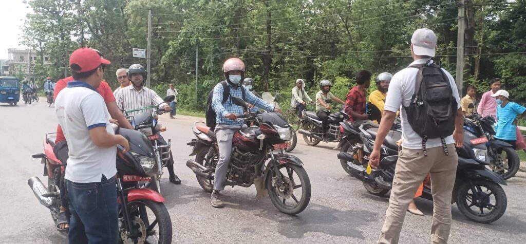 पेट्रोलियम पदार्थको मूल्यवृद्धिको विरोधमा अनेरास्ववियुले गर्‍यो रुपन्देहीमा चक्काजाम
