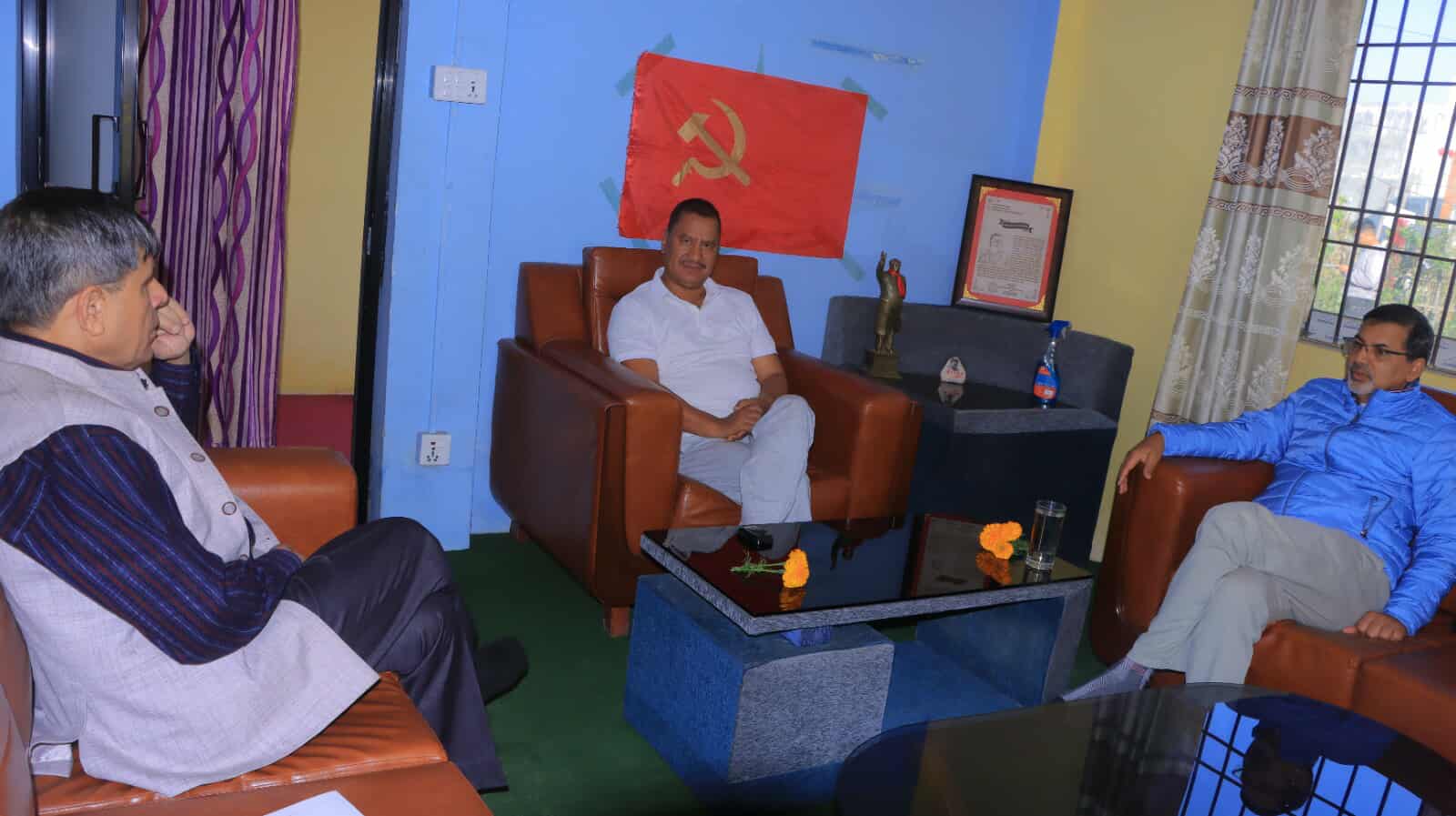 प्रचण्डबाट छुट्टिएका जनार्दन र माधवलाई छोडेका घनश्याम विप्लवनिवासमा, वाम ध्रुवीकरणबारे छलफल