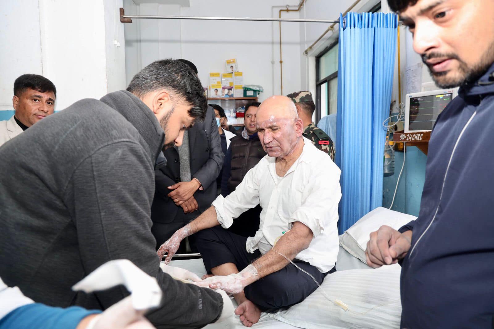बेलुन विस्फोट हुँदा घाइते भएका अर्थमन्त्री पौडेल डिस्चार्ज, मेयर आचार्यको के छ अवस्था ?