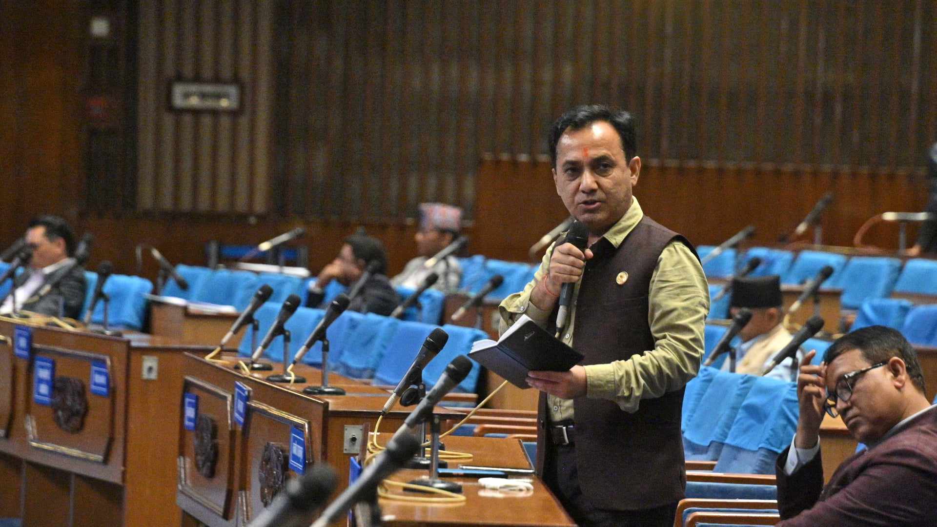 कुलमानलाई हटाएर सरकारले गल्ती गरेको छ : विश्वप्रकाश शर्मा 