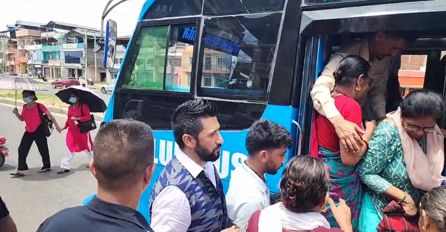 blue-bus-1-1783079546.jpg