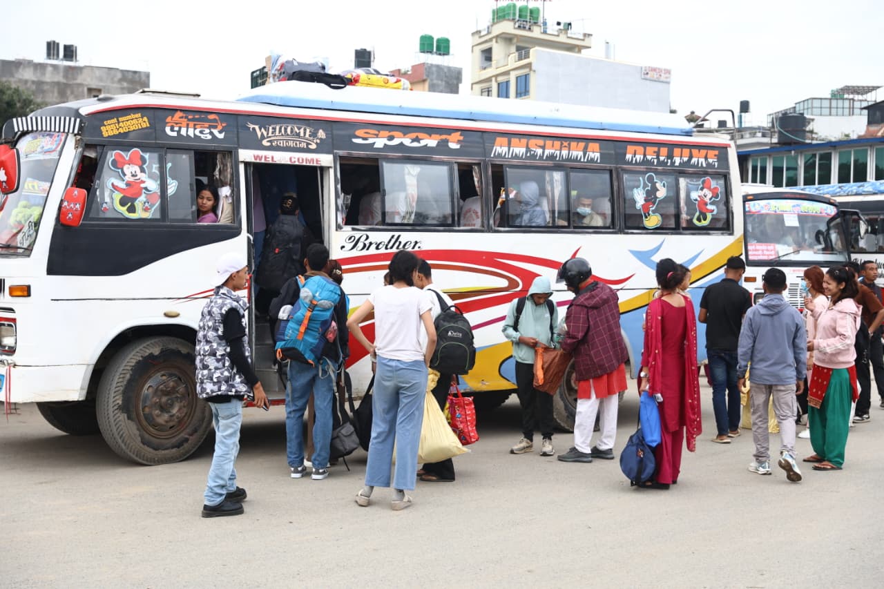 bus-1758509097.jpg