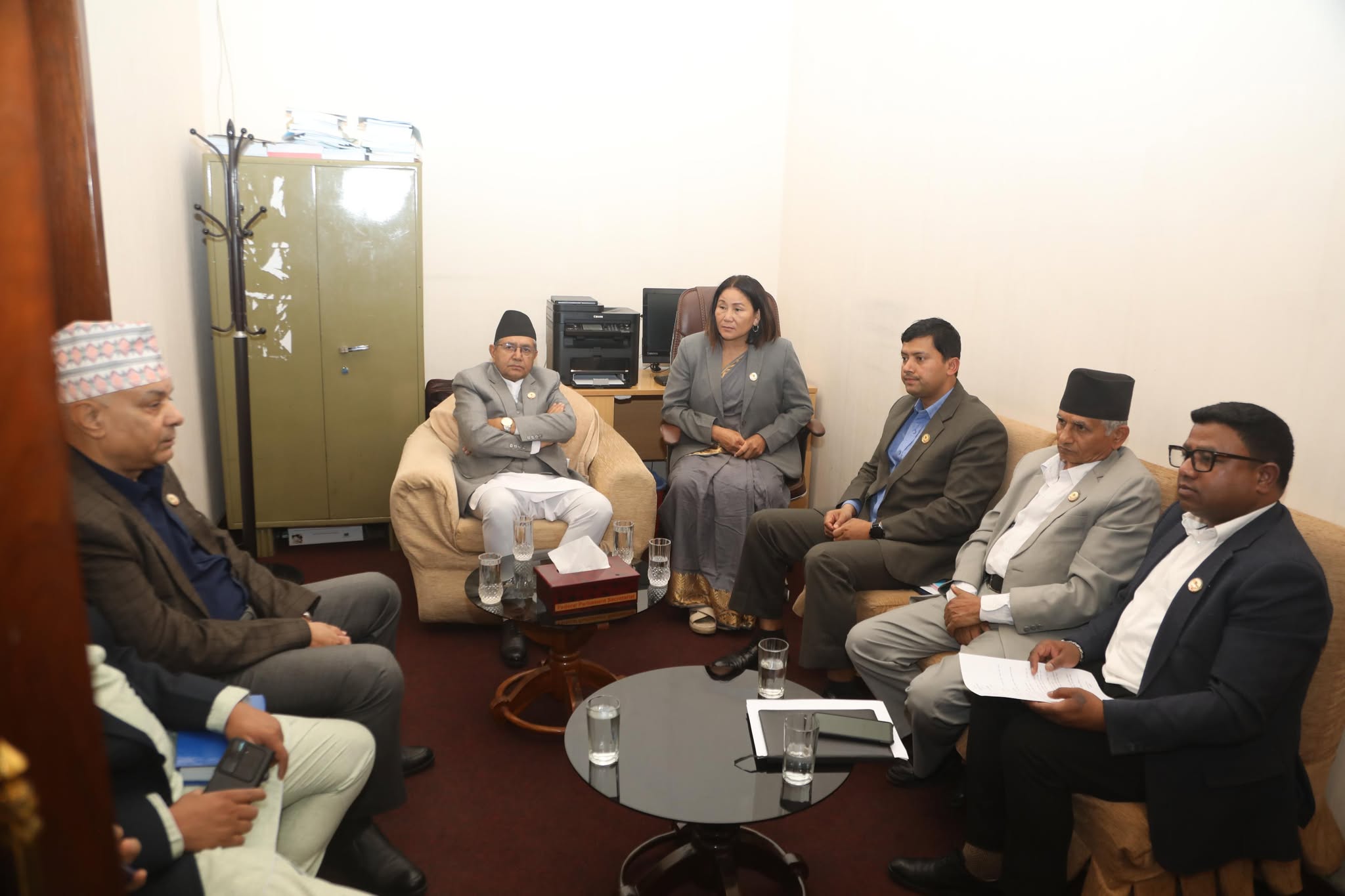 प्रधानमन्त्री ओलीले जवाफ नदिएसम्म विपक्षी दलले संसद चल्न नदिने 
