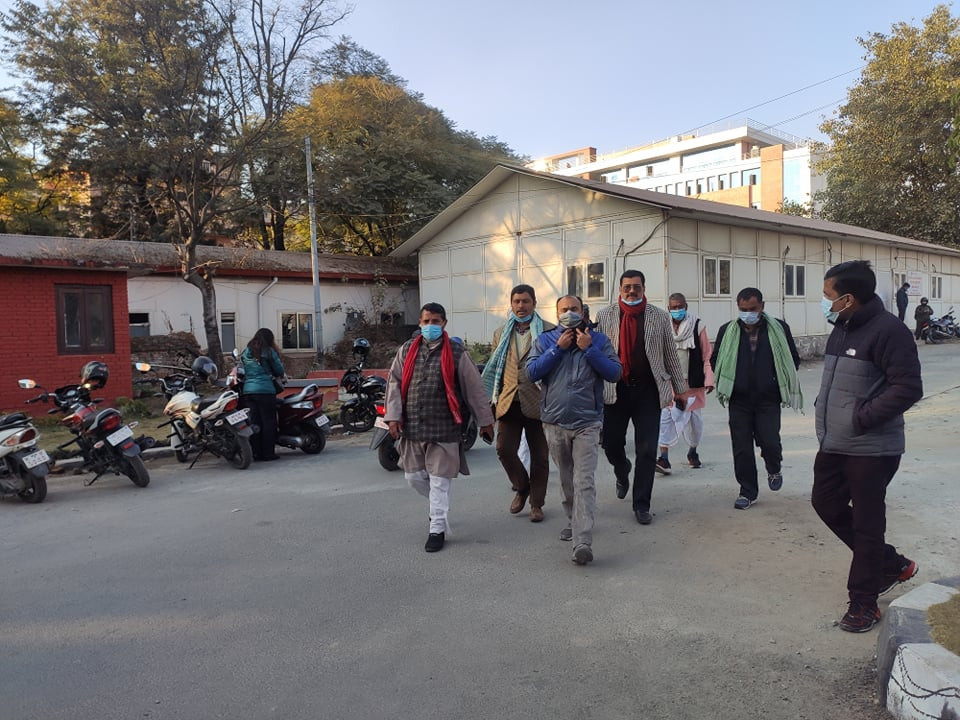 उखु किसान र उद्योग मन्त्रालयबीच वार्ता