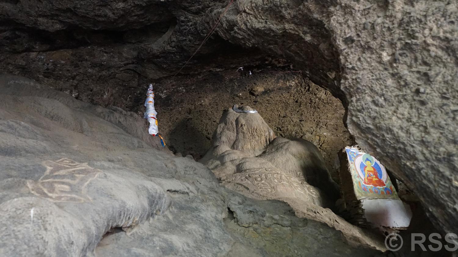 पर्यटकको पर्खाइमा मुस्ताङको चुङसी गुफा