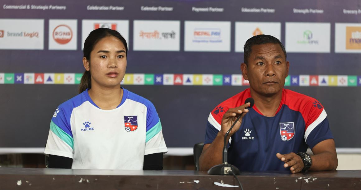 coach-and-captain-1739756969.JPG