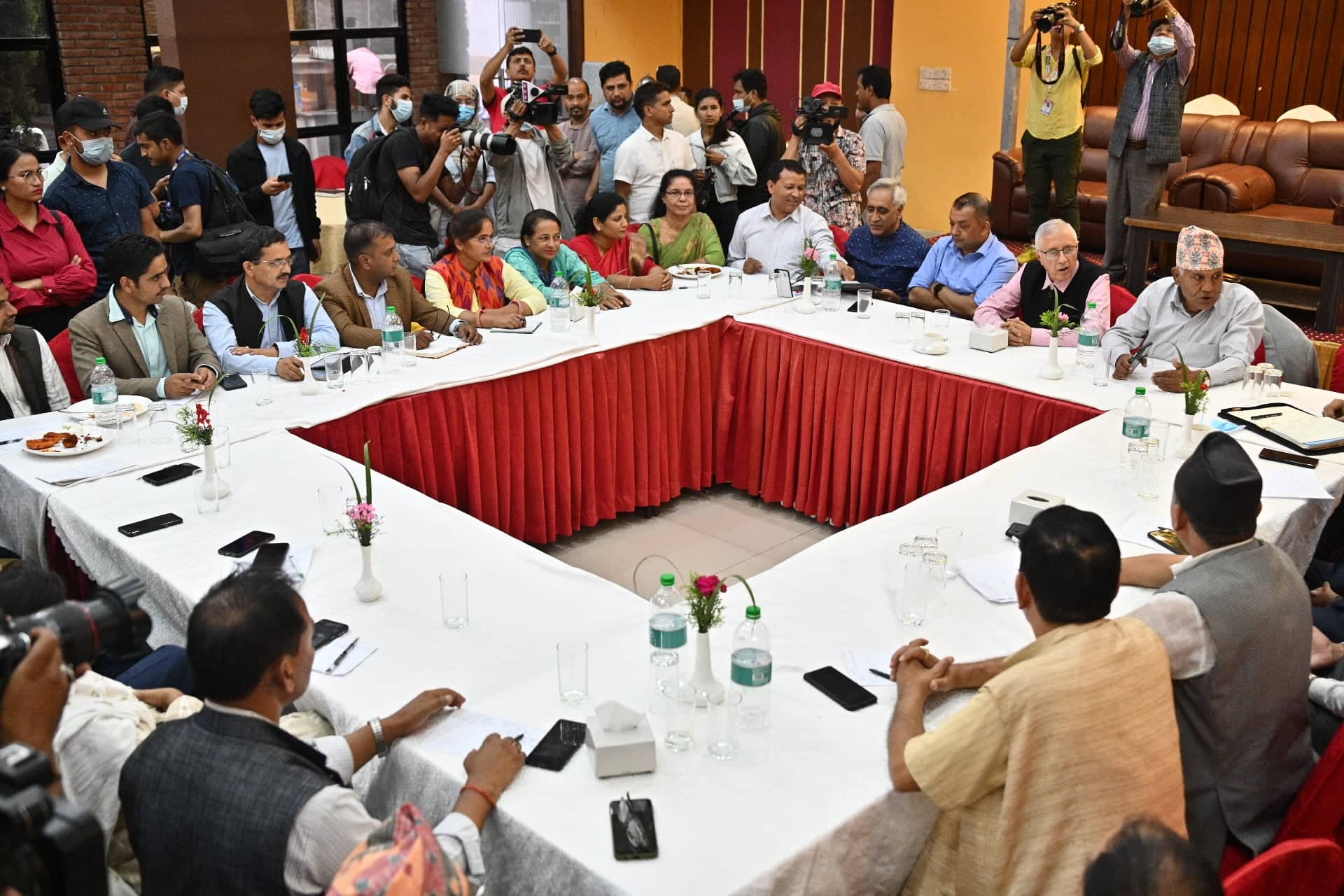 शेखर समूहको बैठकमा उठ्यो कन्स्ट्रक्टिभ विद्रोहको विषय