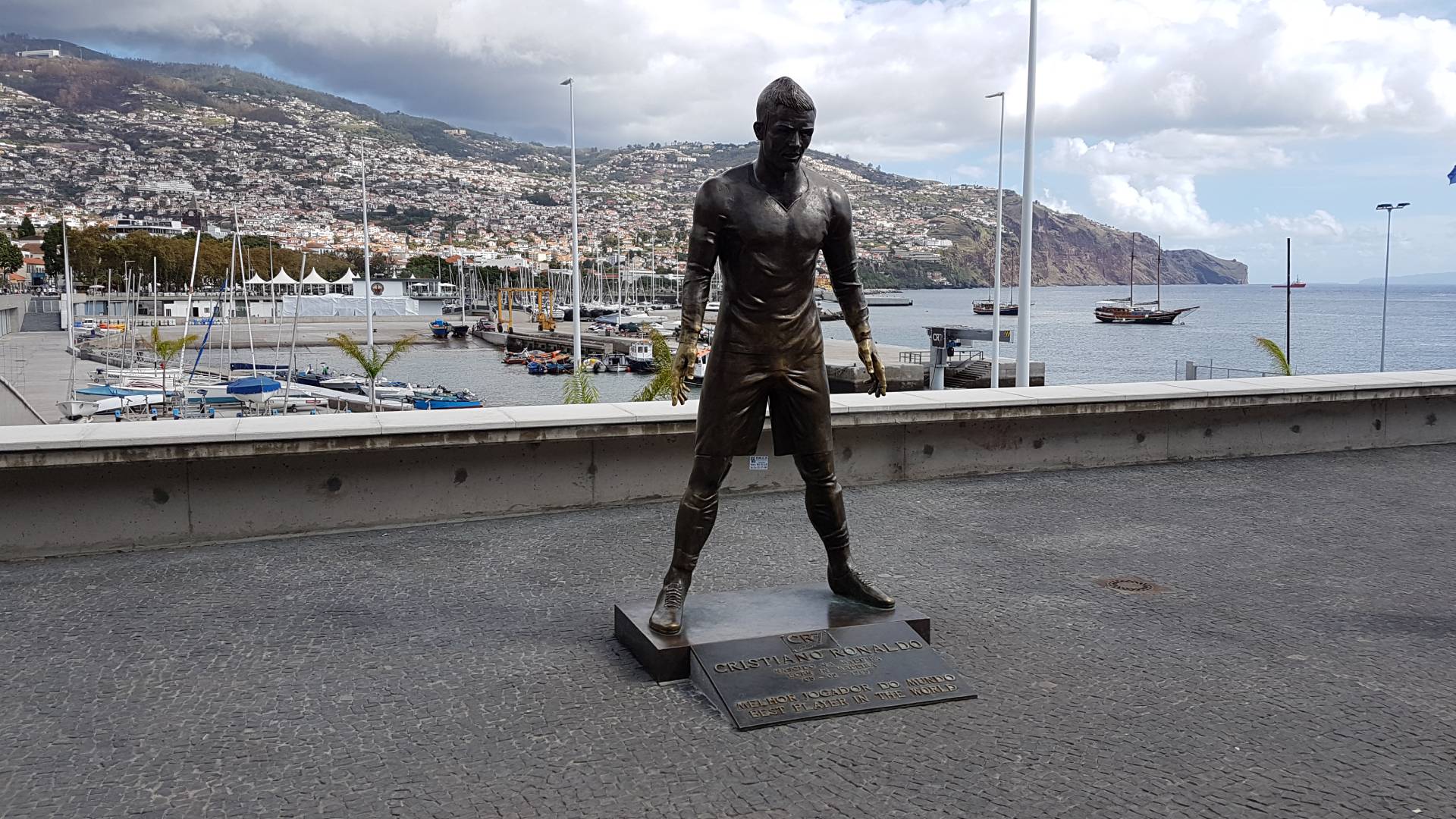 cr7-1783405430.jpg