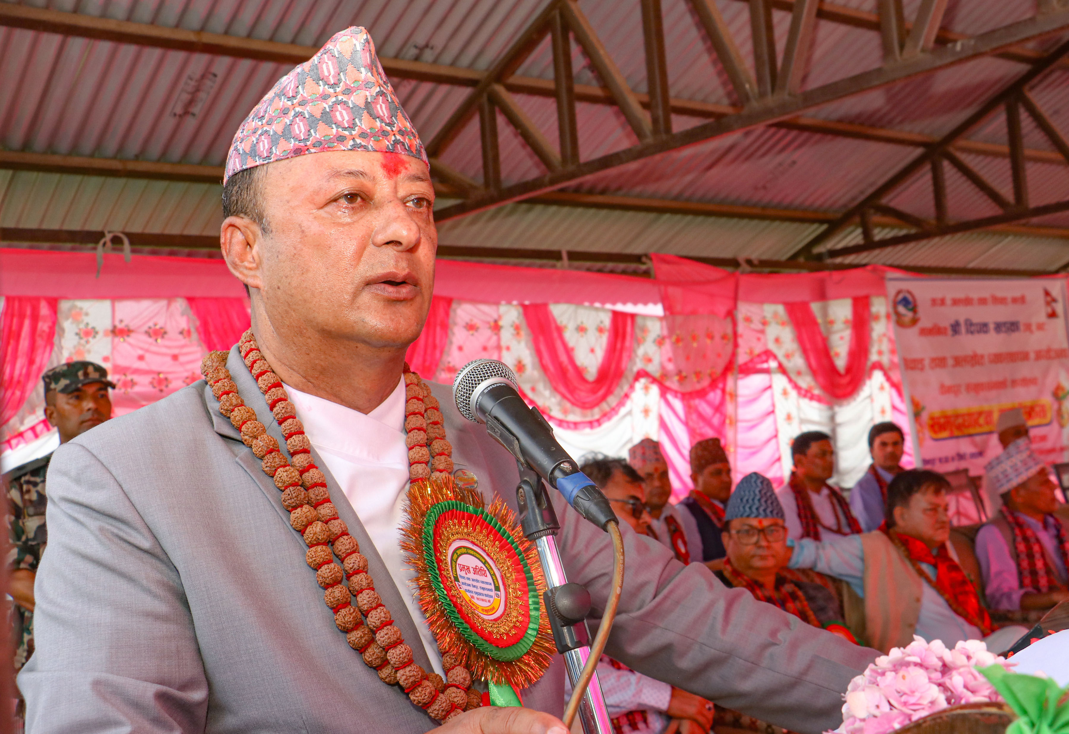 विराटनगरबाट हिजो साँझ काठमाडौं आएका थिए पूर्वऊर्जामन्त्री खड्का