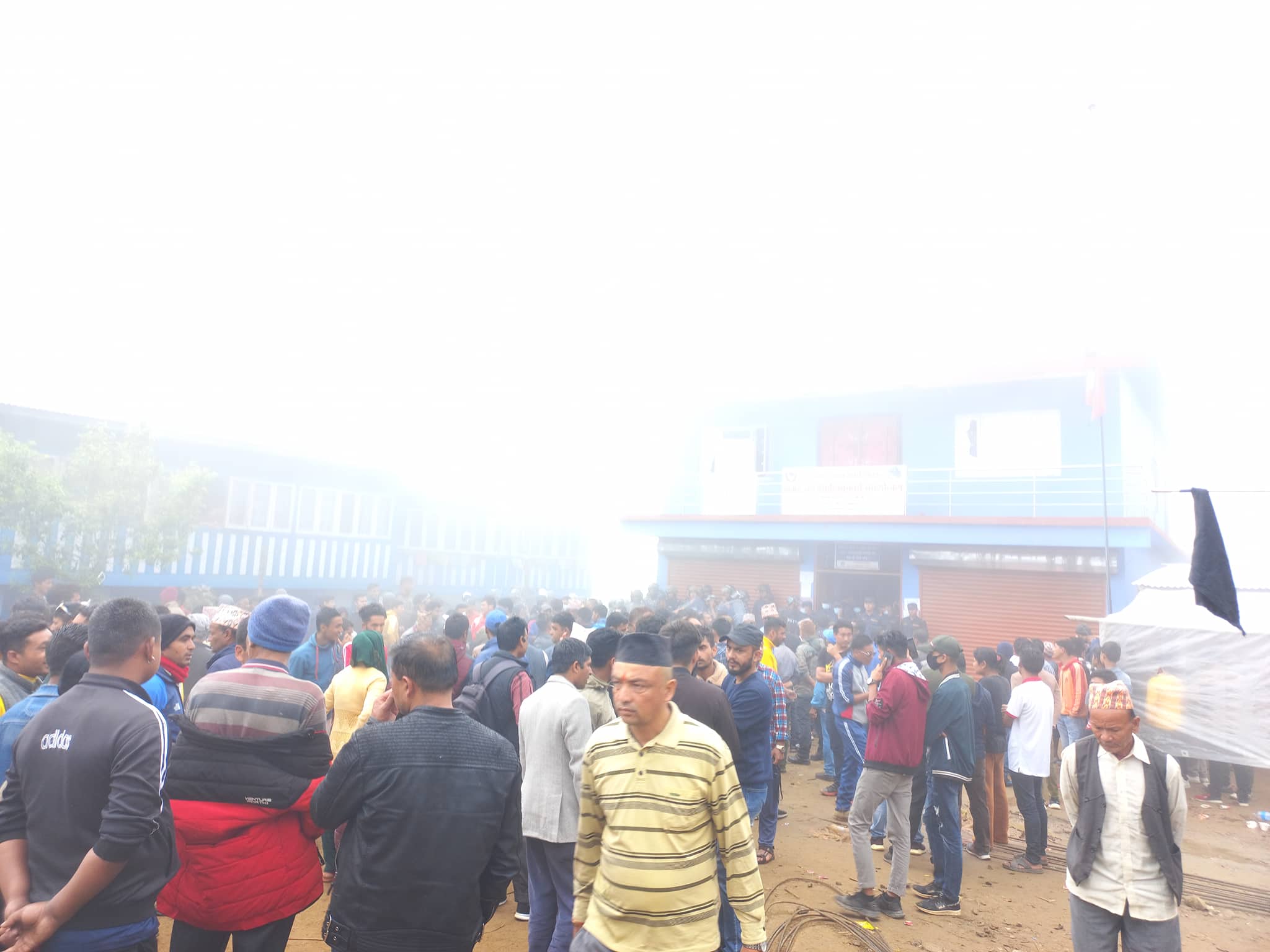 सुवास नेम्वाङको गृहनगरमा भोट गन्ने क्रममा झडप, प्रहरीले गोली चलायो 