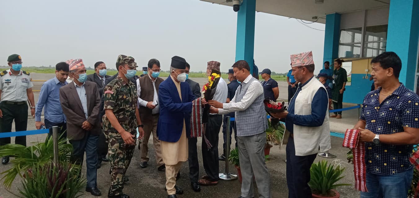 प्रधानमन्त्रीलाई लिएर धनगढीको लागि उडेको हेलिकोप्टर जब भैरहवा पुग्यो