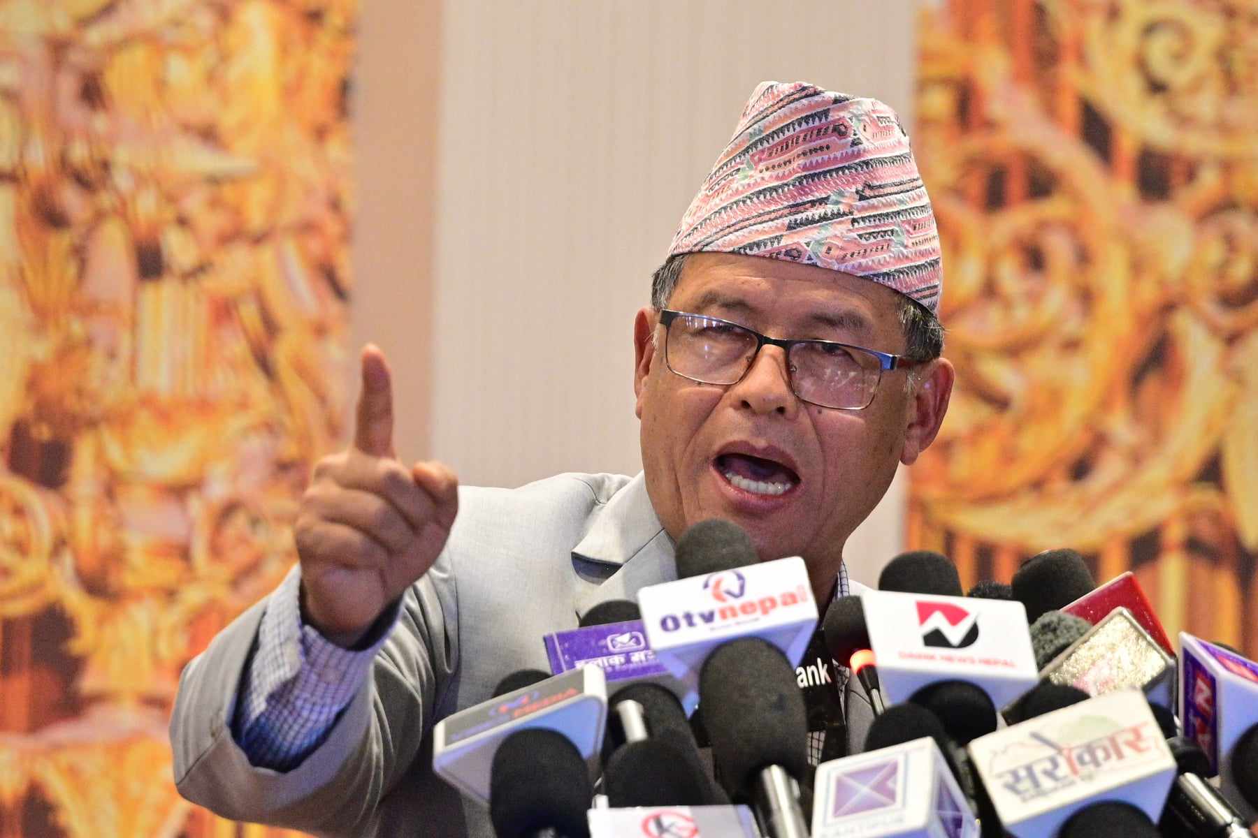 कानुनमन्त्री गुरुङको प्रस्टीकरण- न्यायपरिषद्को बैठक छल्न खोजेको होइन