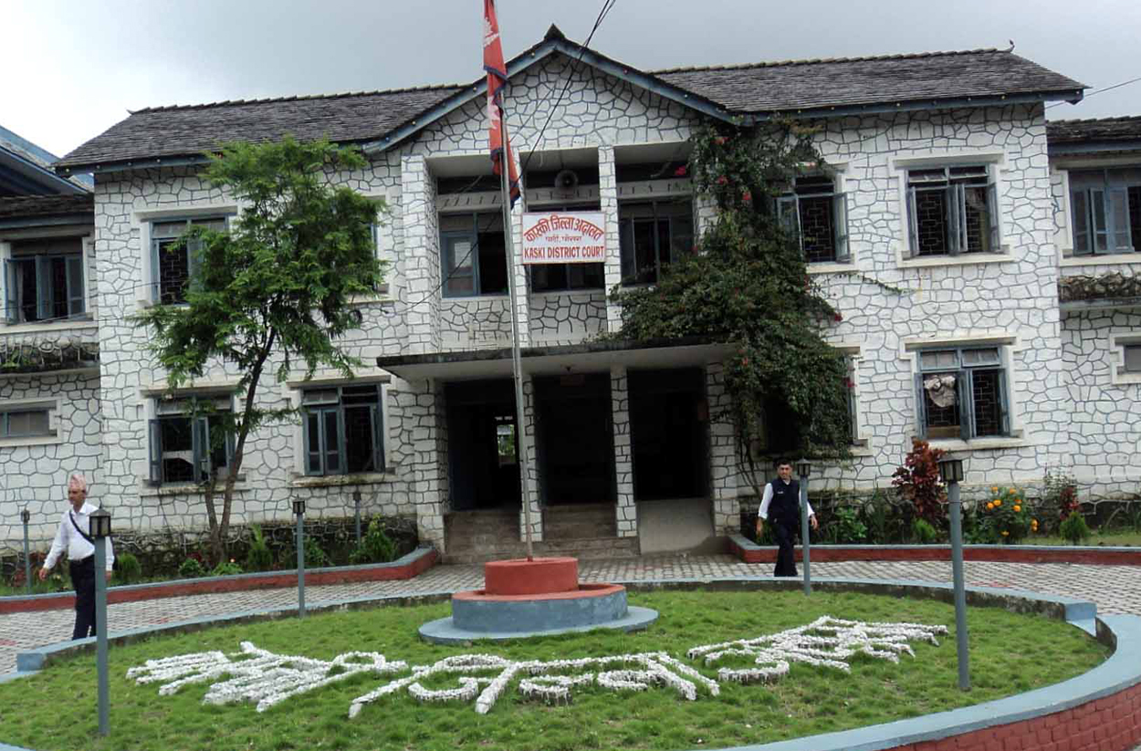 जिल्ला अदालत कास्कीमा तोडफोड, चोरीको आशंका