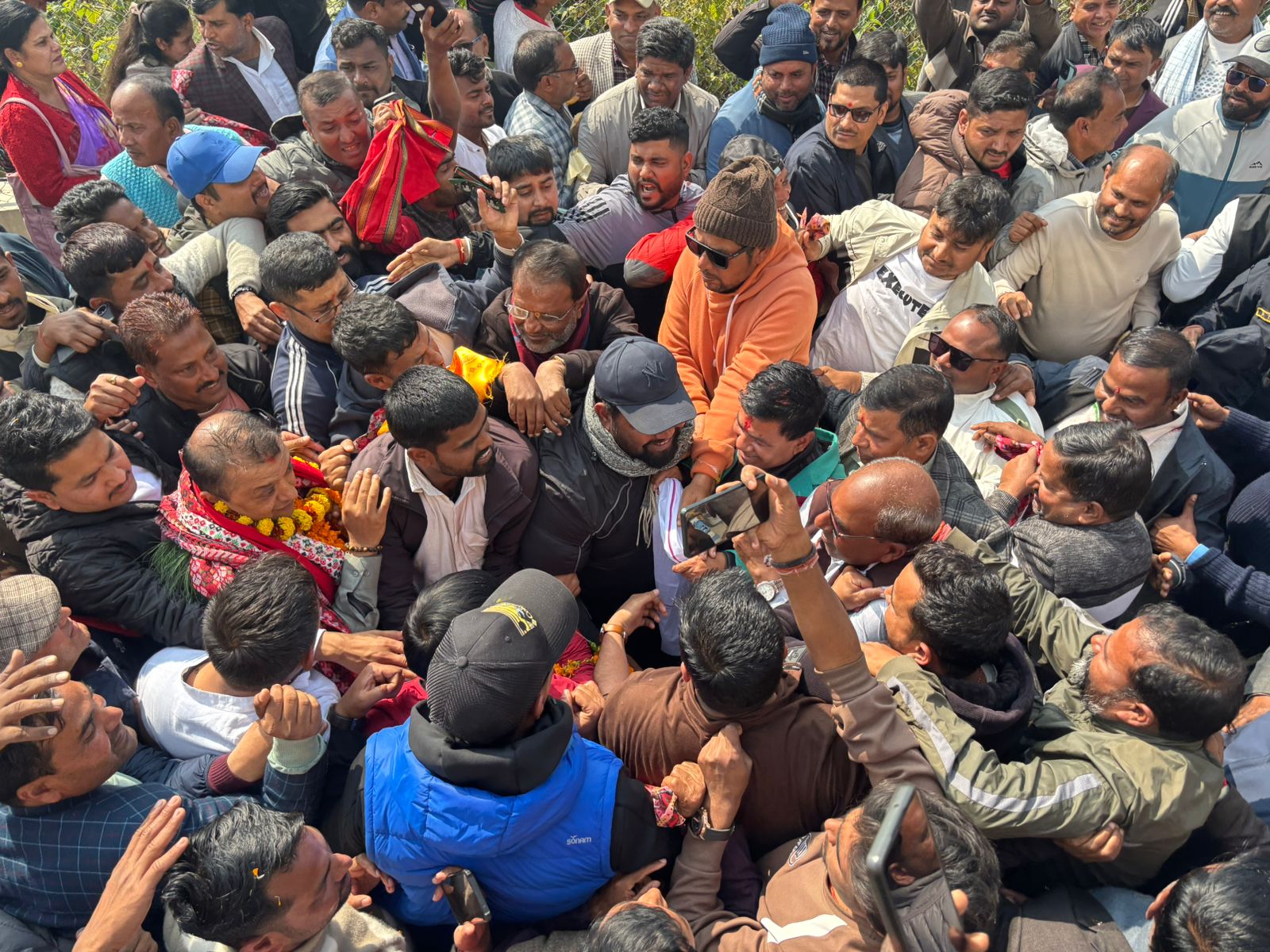 मधेशमा ओर्लिए गगन, विमानस्थलमै देखियो कार्यकर्ताको भिड 