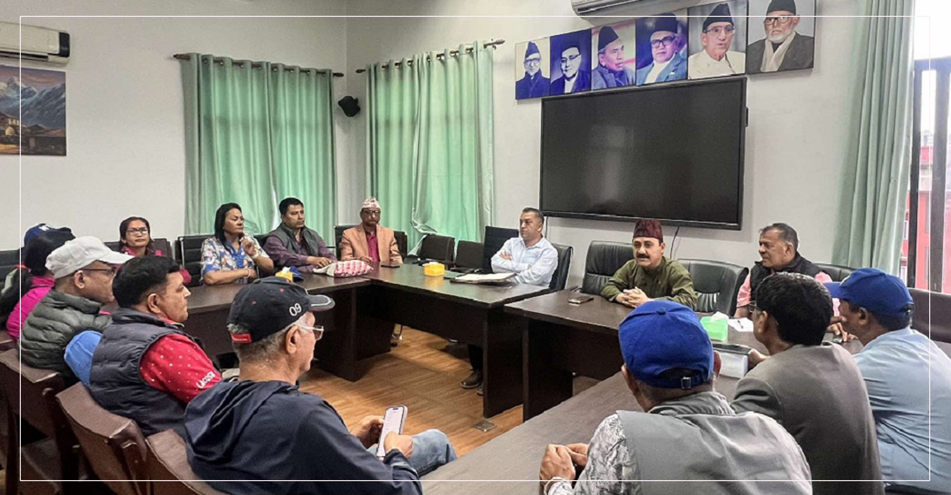 आन्दोलनरत शिक्षकका प्रतिनिधिसँग कांग्रेस महामन्त्रीद्वय थापा र शर्माले गरे छलफल
