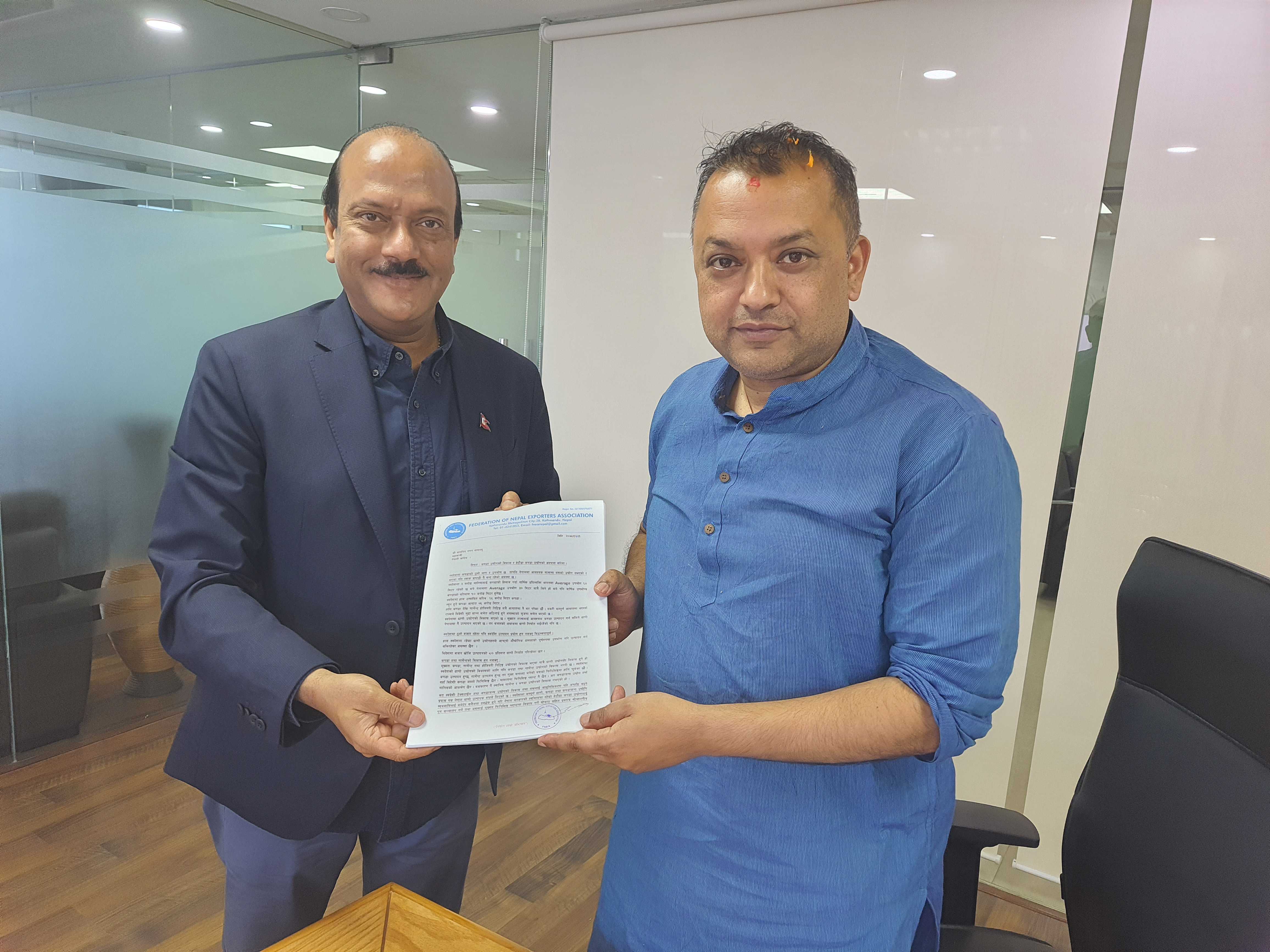 गगन थापाले व्यवसायीसँग भने- निर्यातमूलक उद्योगलाई संरक्षण गर्ने नीति ल्याउँछौँ