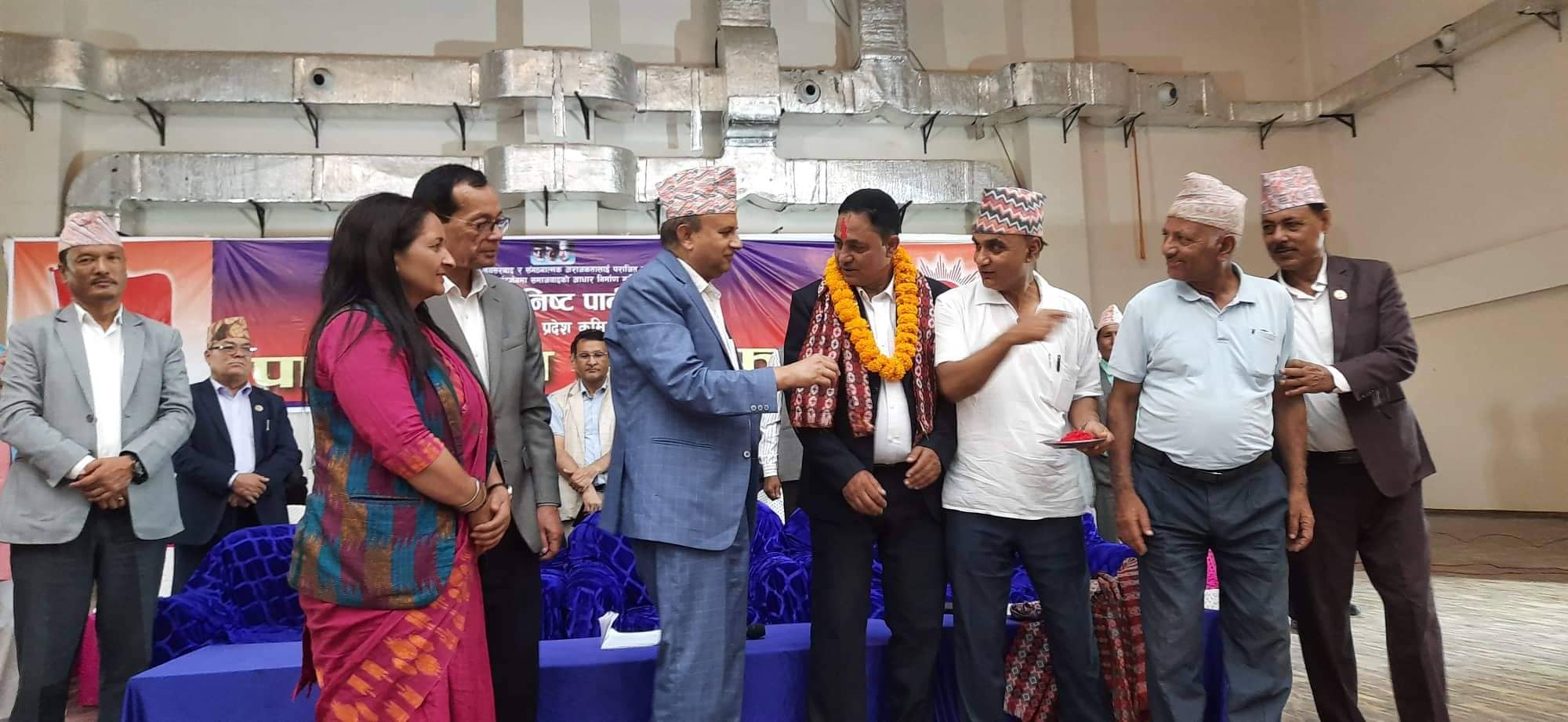विवेकशील साझाका कर्णाली प्रदेश संयोजक एमालेमा प्रवेश