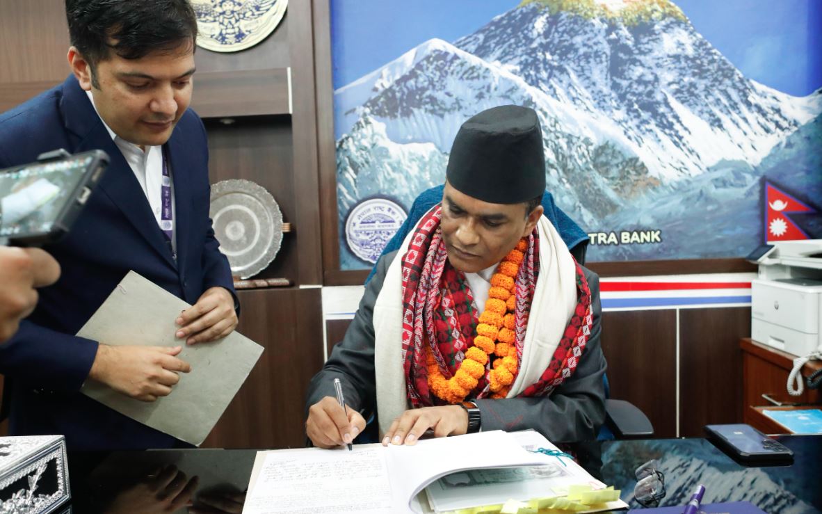 अयोग्य व्यक्तिलाई गभर्नर नियुक्त गरिएको भन्दै सर्वोच्च अदालतमा रिट निवेदन पेस