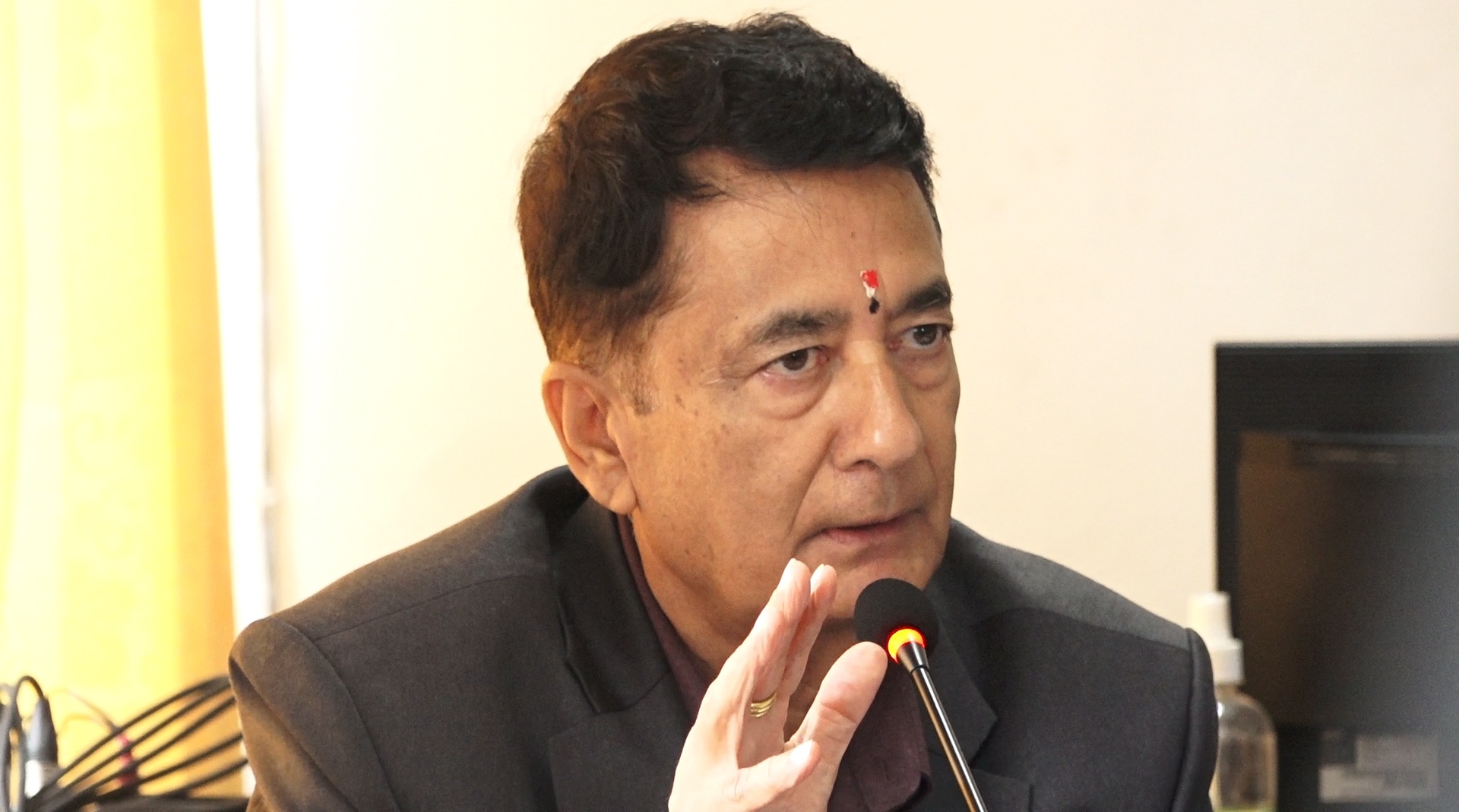 कांग्रेस काेशी संसदीय दलकाे बैठकमा किन बसे केन्द्रीय सदस्य ज्ञानेन्द्रबहादुर कार्की ?