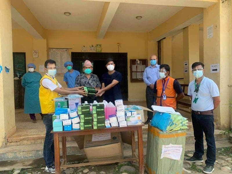 लायन्स क्लब नेपाल हाइलाइटद्वारा धादिङमा स्वास्थ्य सामग्री वितरण