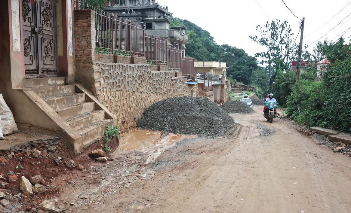 hetauda-pharping-road-11-1750907888.JPG