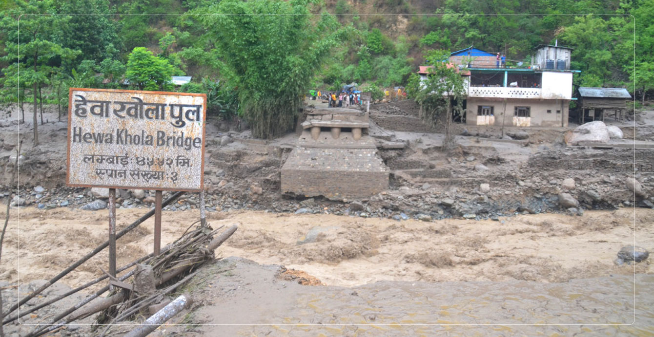 'खाेलाे बहुलाएपछि अब बाँचिँदैन हाेला भनेर हतारहतार मान्छे उठाएर भाग्याैँ'