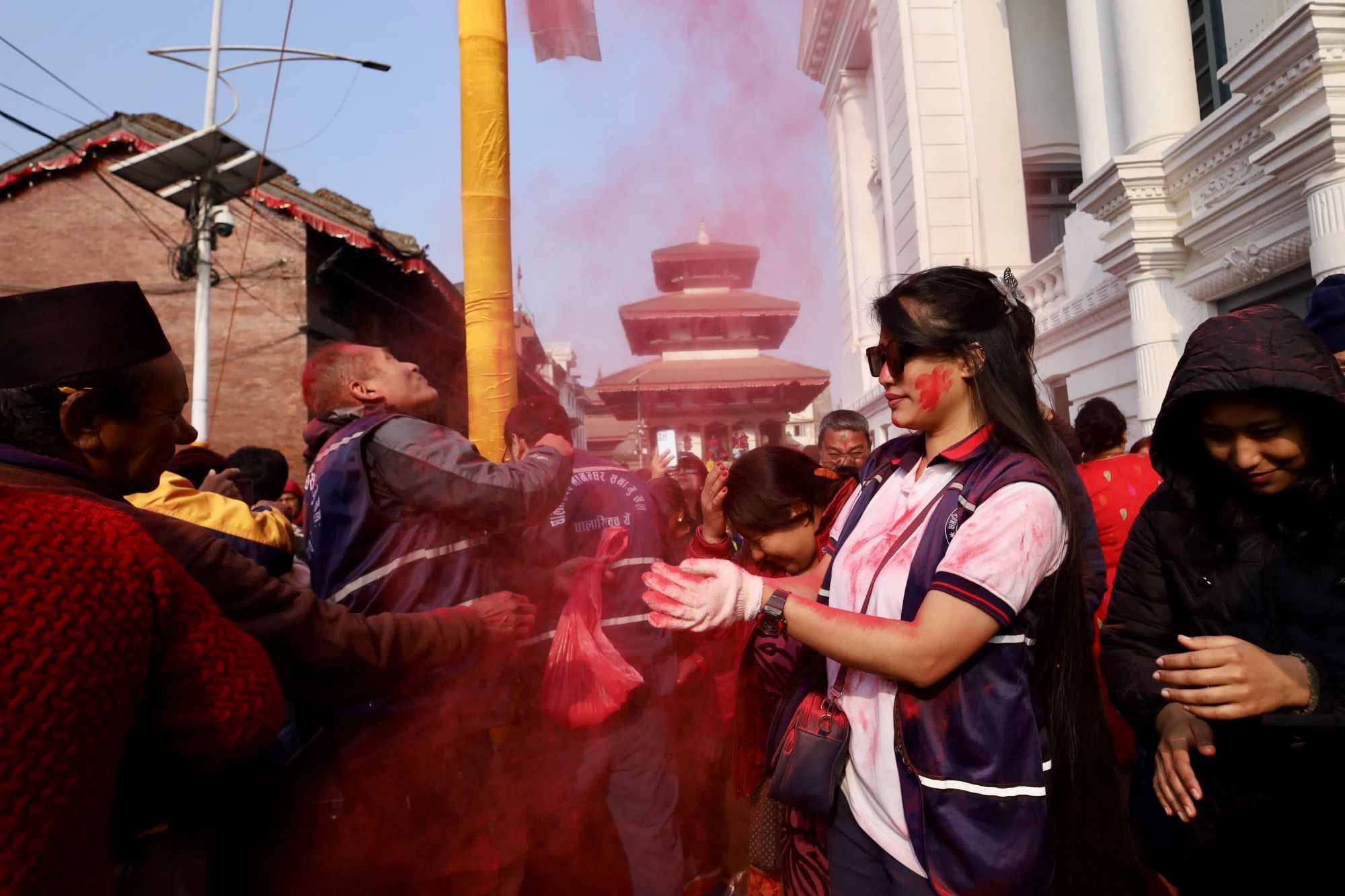 holi-suru-(16)-1741324494.jpg