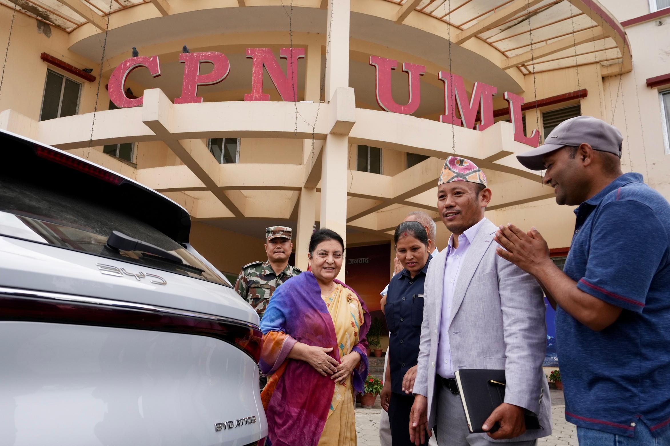 idhya-bhandari-at-UML-office-(3)-1753022941.jpeg
