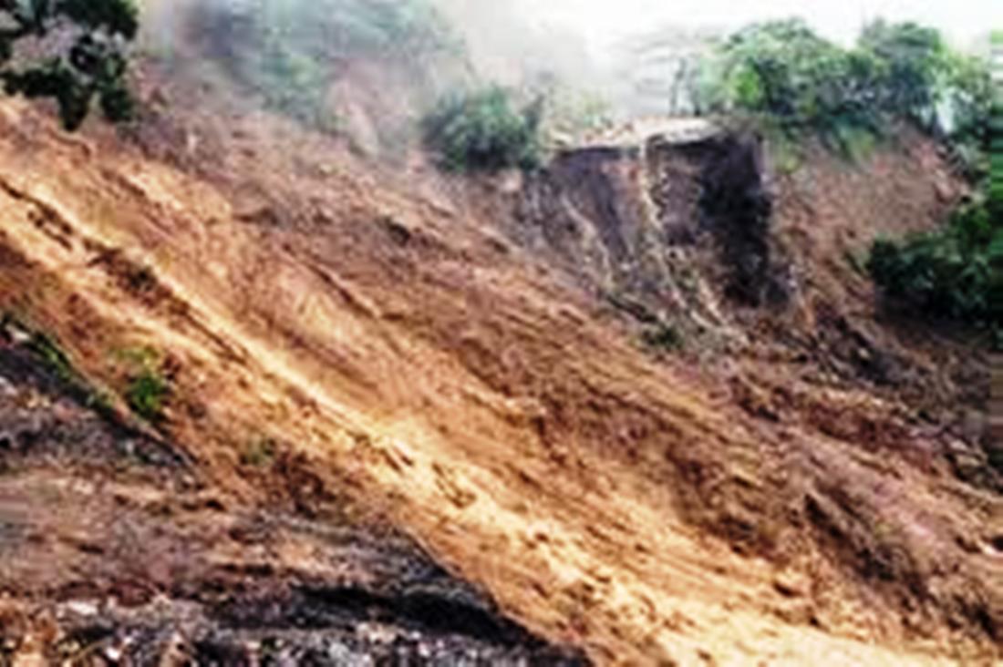मेलम्ची शिखरपुरका १५ घर जोखिममा