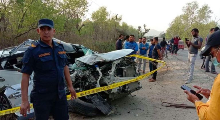 झापामा कार, ट्रक र मोटरसाइकल एकापसमा ठोक्किए, दुई जनाको मृत्यु