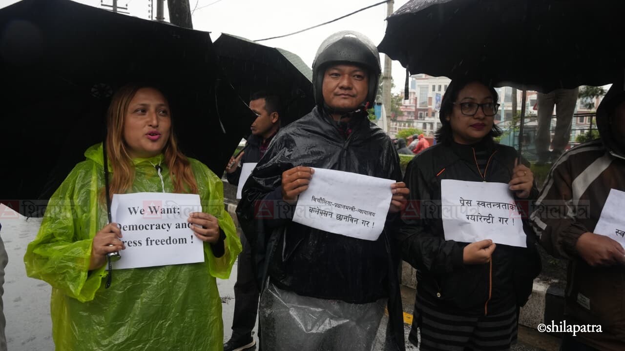 journalist-at-maitighar-(8)-1793424404.jpeg