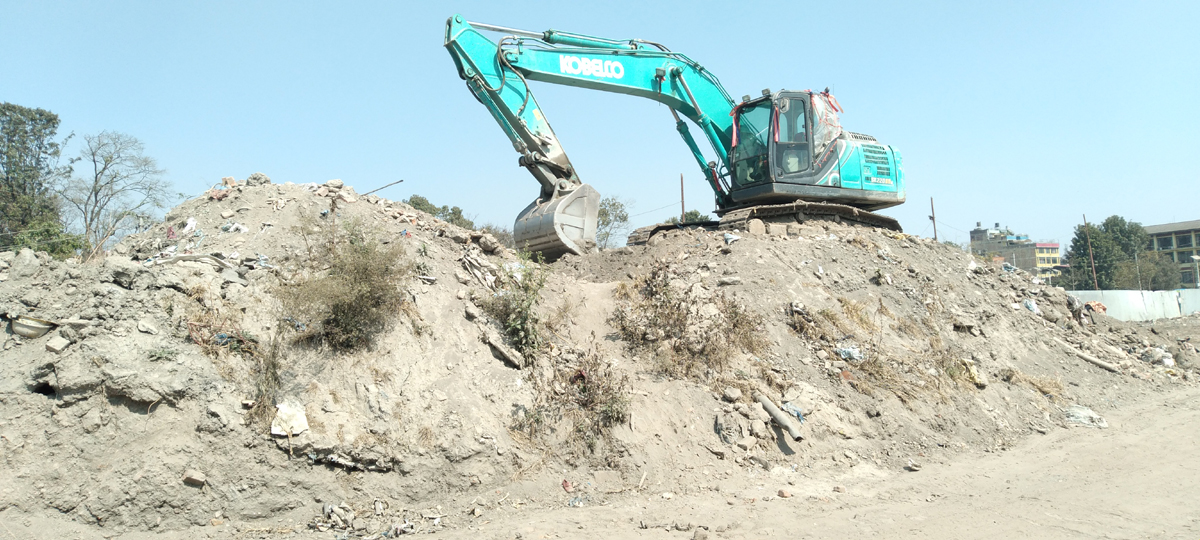 खुल्न नसकेको खुलामञ्च