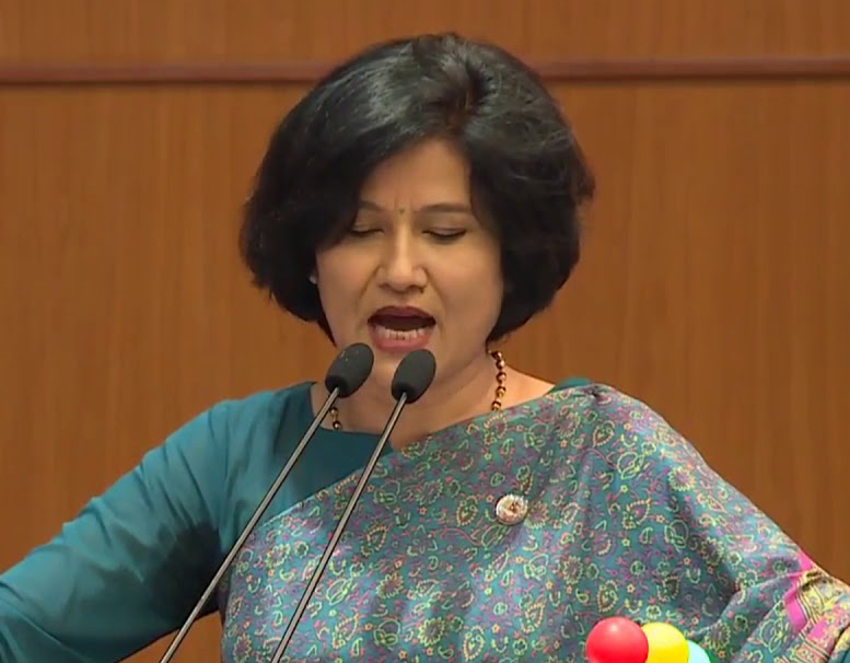 डु यु लभ केपी ओली भन्दै कोमल वलीले भनिन्- केपी ओलीलाई प्रेम गर्नु भनेको विकासप्रेमी हुनु हो