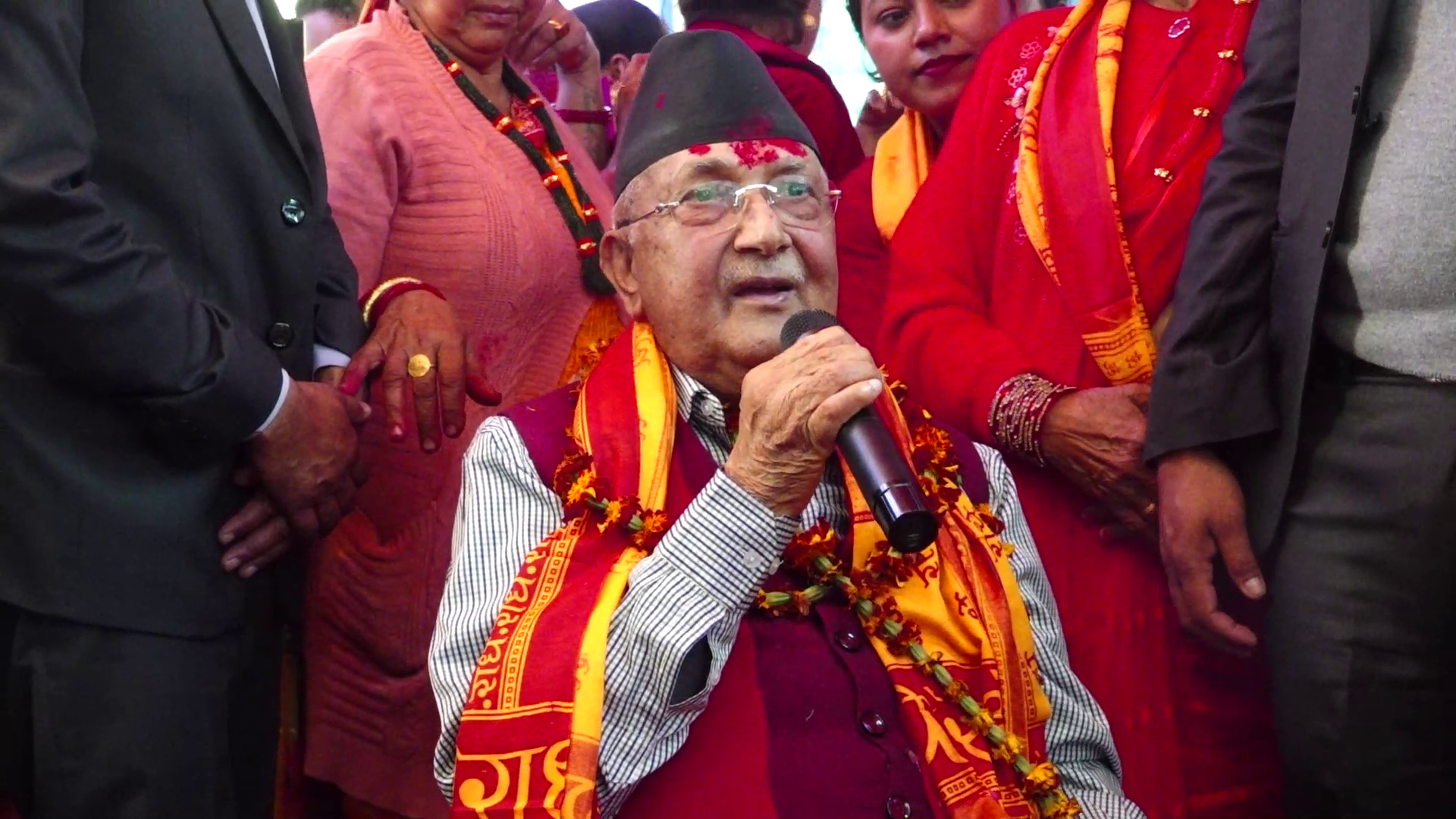 एमालेले जारी गर्‍यो अध्यक्ष ओलीलाई मत दिनैपर्ने ३० कारण