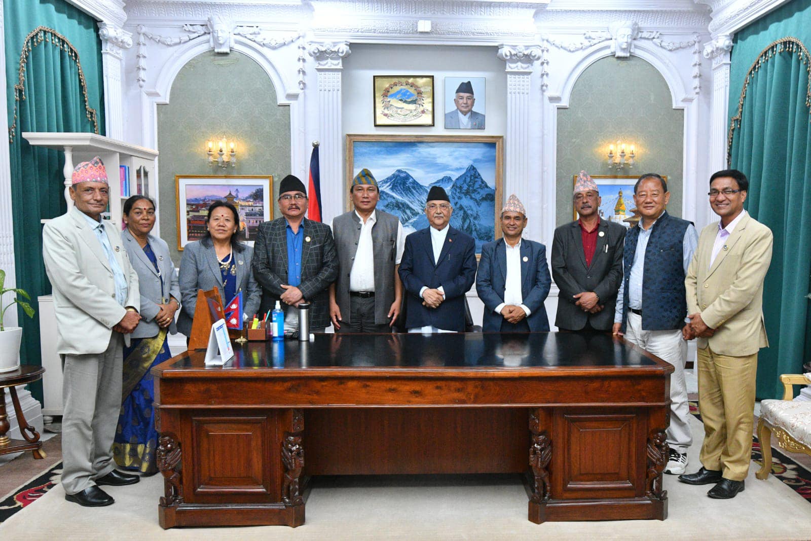 kp-oli-and-ps-gut-1722329626.jpg