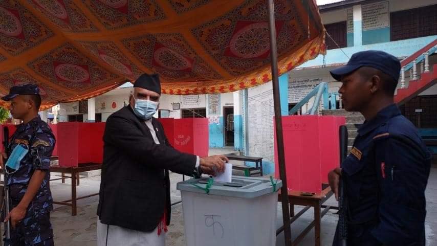 गण्डकी प्रदेशका मुख्यमन्त्री पोखरेलले गरे मतदान