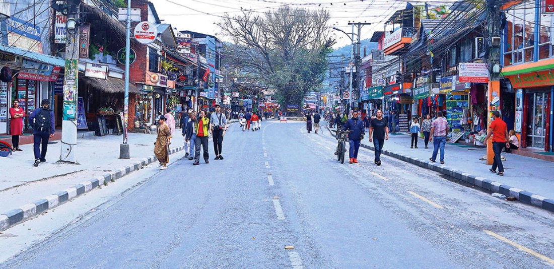 पोखराका पर्यटकीयस्थलका सूचना विभिन्न भाषामा