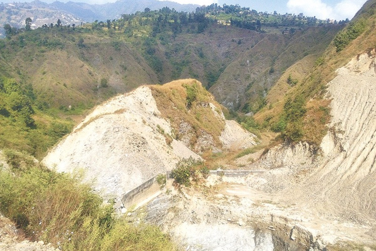 बञ्चरेडाँडामा तत्काल फोहोर व्यवस्थापन नहुने