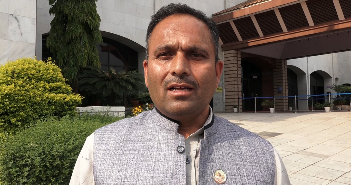 संसद राजसंस्थाको वकालत गर्ने ठाउँ होइनः सांसद दाहाल
