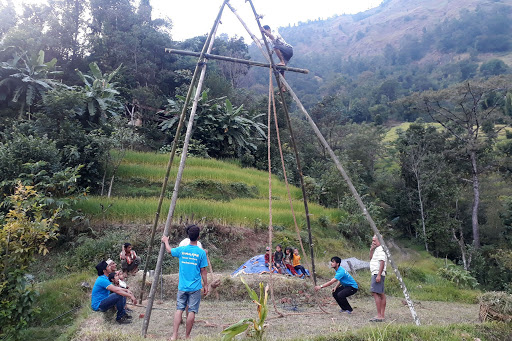 दसैं-तिहार लिङ्गेपिङकाे रौनक घट्दो, युवा पुस्ता प्रविधिमा अल्झिँदा हराउँदै महत्व   